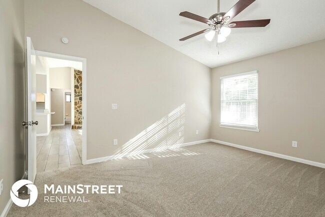 Building Photo - 7005 Huntington Woods Cir E