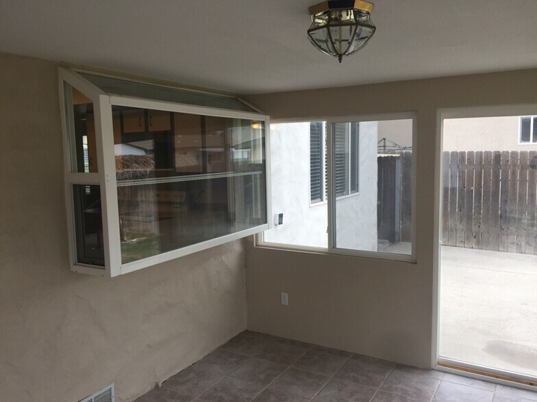 Building Photo - 105 Carrillon Ln