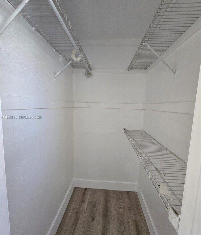 Building Photo - 1905 SW 11th St