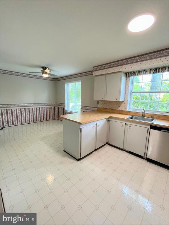 Building Photo - 1 Crotona Ct