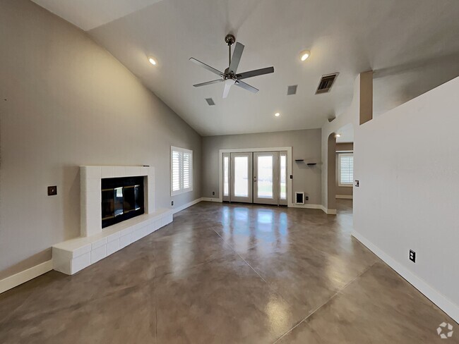 Building Photo - 4825 W Bluebell Way