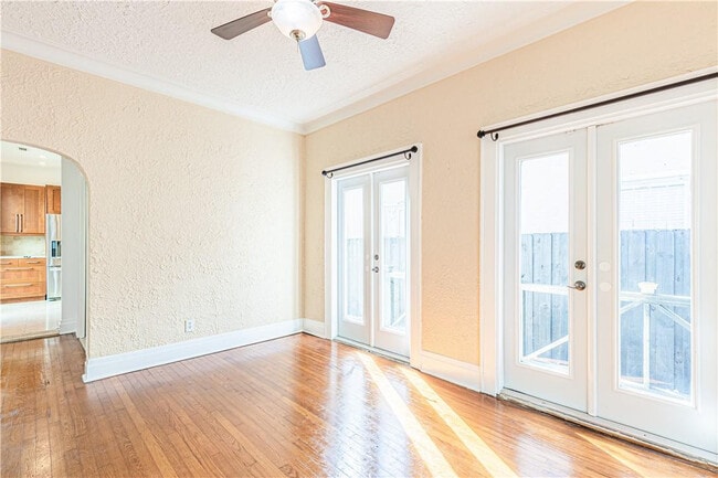 Building Photo - 1220 SE 2nd St