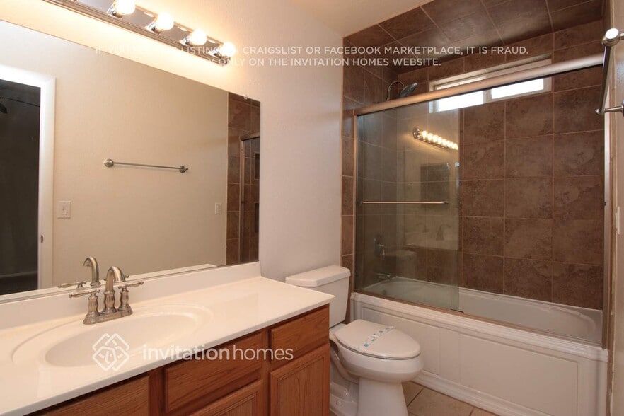 Building Photo - 11616 N 66th Dr