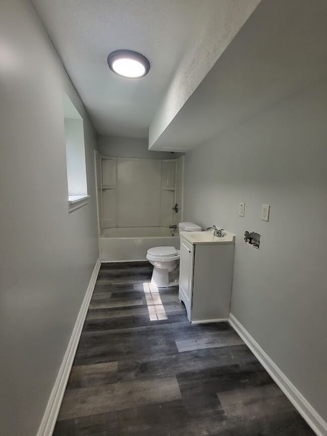 Building Photo - 3309 Goldenchain Dr