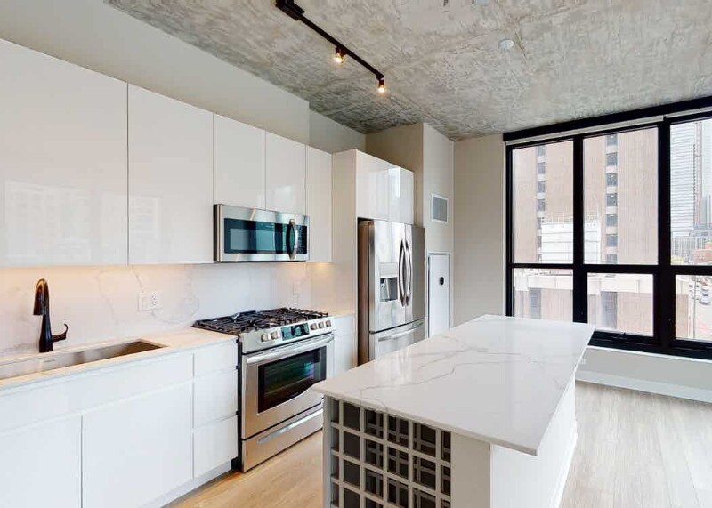 Building Photo - 808 N Wells St