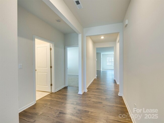 Building Photo - 3721 Stanley Crk Dr