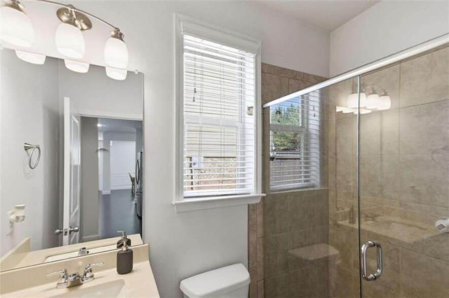 Building Photo - 1415 Dahlia Dr