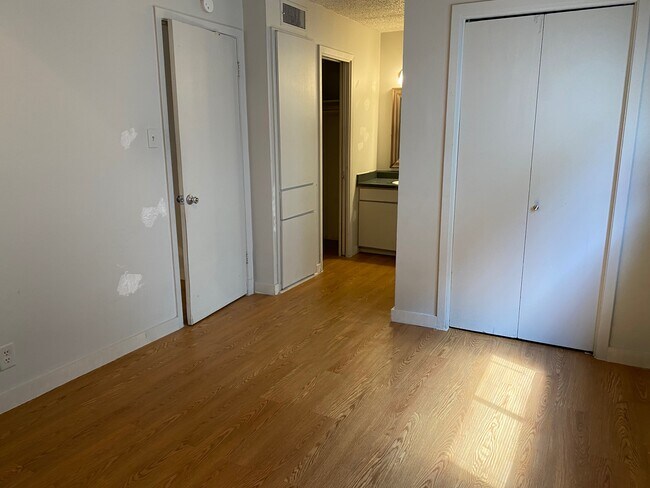 Building Photo - 3816 Speedway