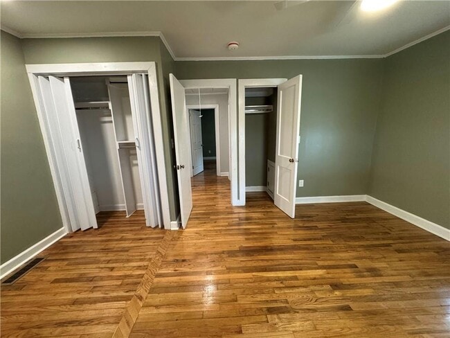 Building Photo - 649 Valley Brook Rd