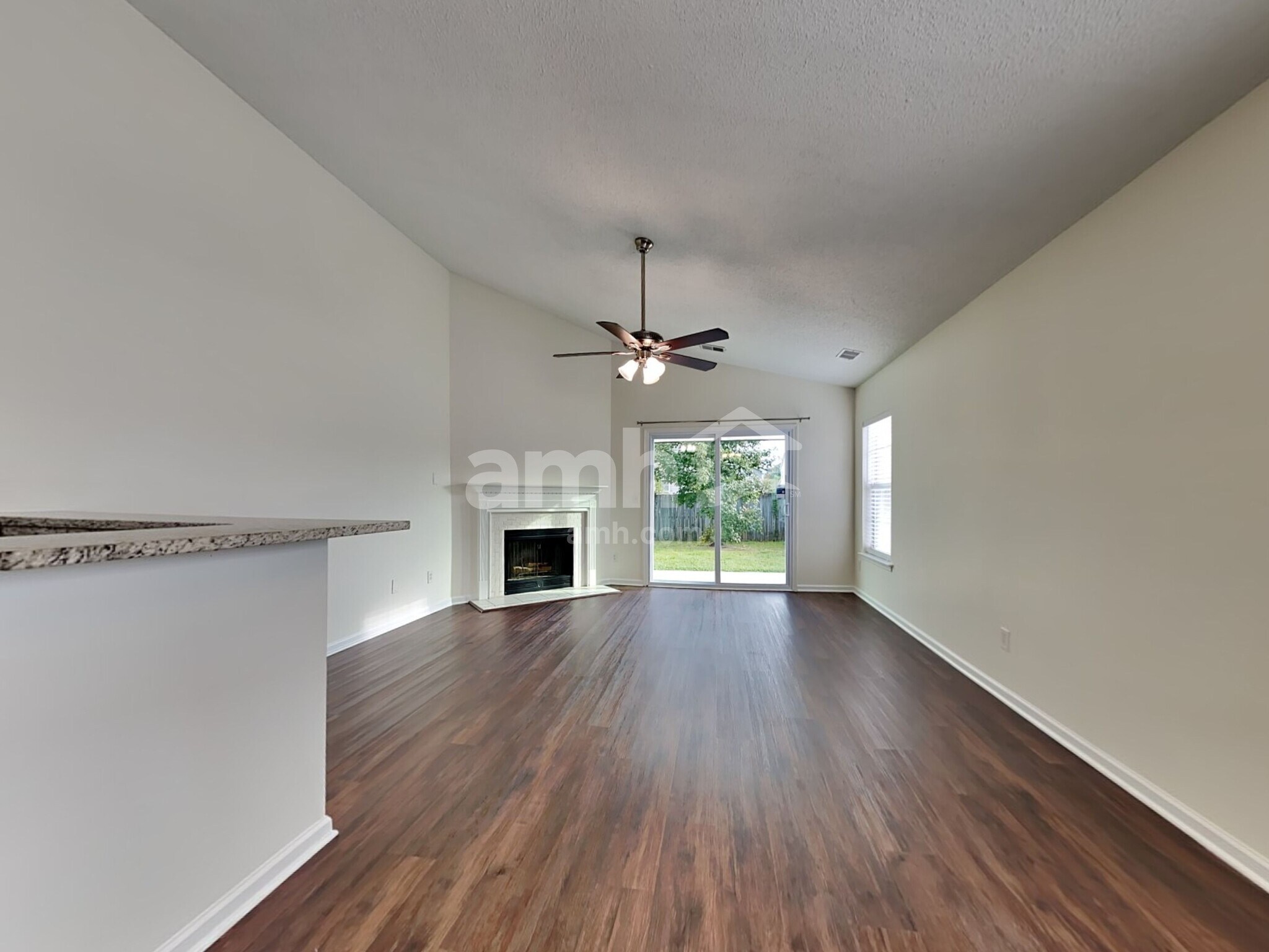 Building Photo - 114 Blue Jasmine Ln