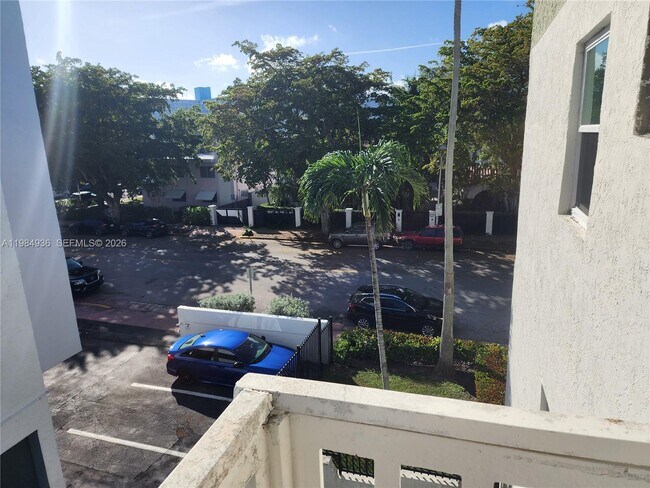 Building Photo - 1033 Lenox Ave.