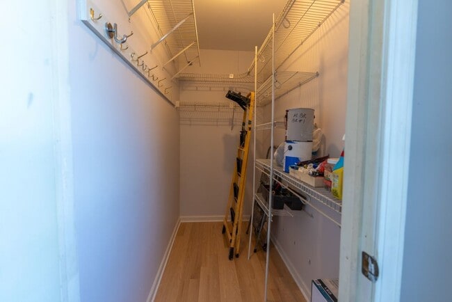 Building Photo - 4345 Mumford Dr