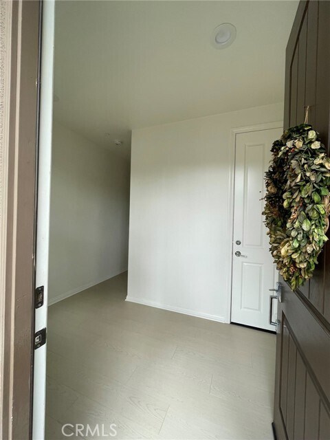 Building Photo - 810 The Promenade