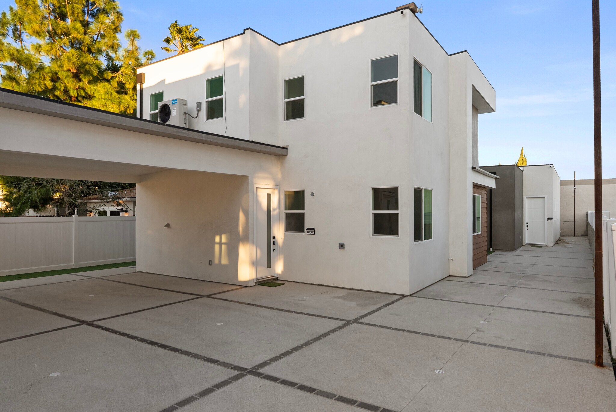 Building Photo - 8730 Etiwanda Ave
