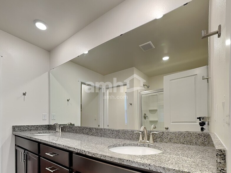 Building Photo - 12612 81st Ave Ct E