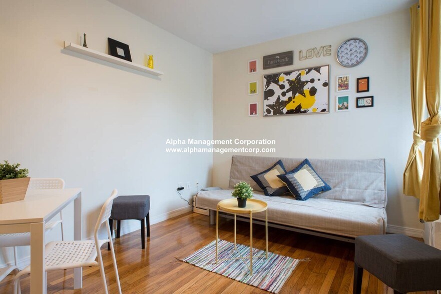 Building Photo - 58 Queensberry St