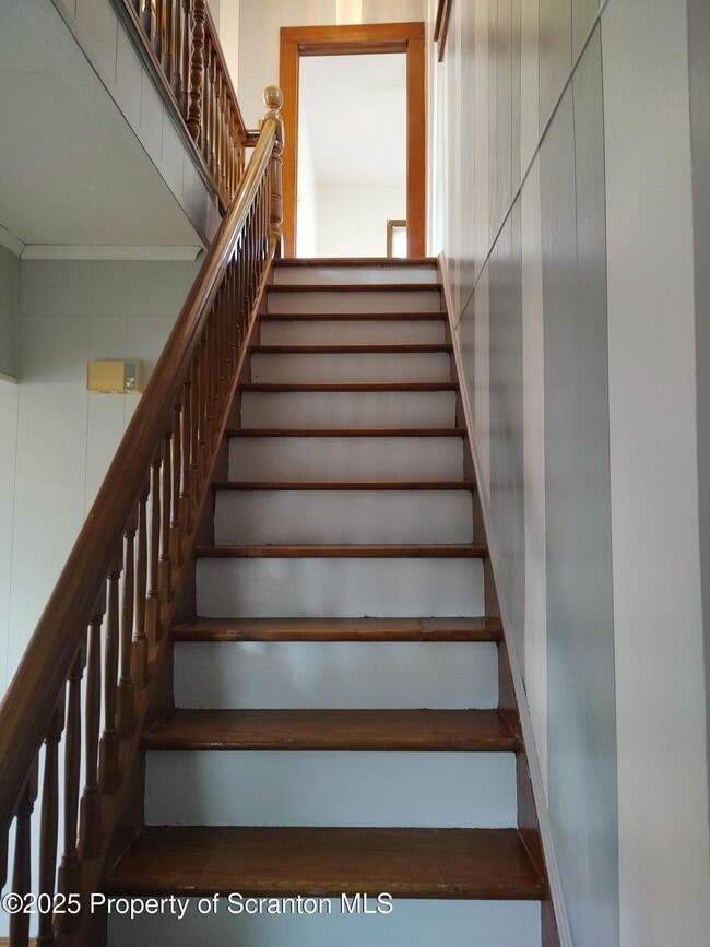 Building Photo - 1023 Carmalt St