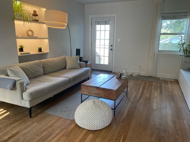 Building Photo - 1614 E 50th St