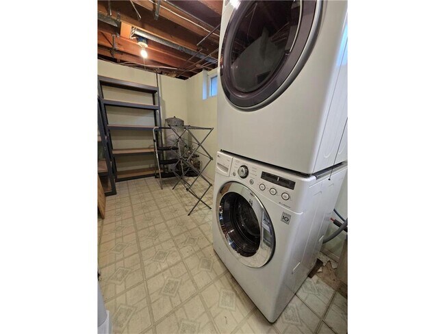 Building Photo - 3209 Welcome Ave N