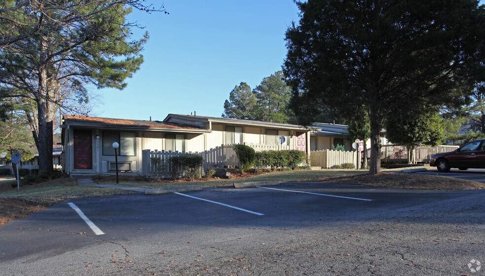 Poplar Springs Apartments 6095 W Lees Mill Rd College Park GA 30349