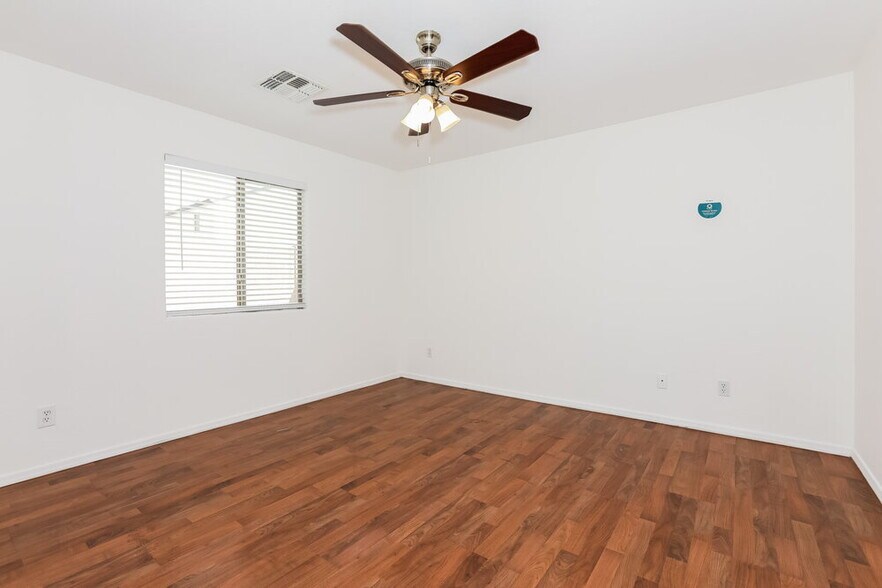 Building Photo - 286 W Santa Gertrudis Trl