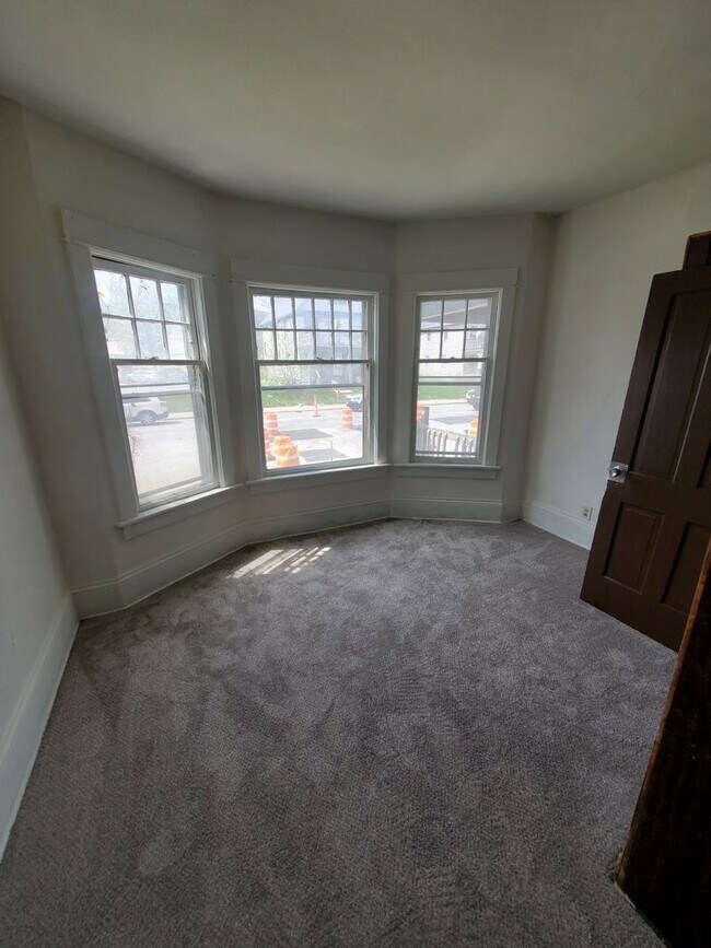Building Photo - 3134-3136 N 35th St. (Duplex)