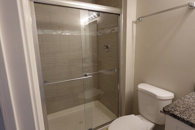 Building Photo - 1259 Knollwood Cir