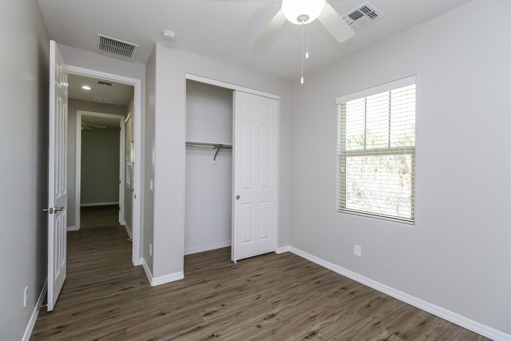 Building Photo - 1035 S Agnes Ln