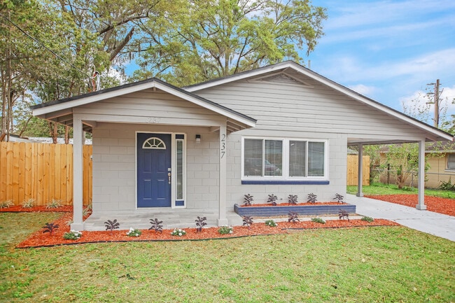 Building Photo - 237 N Bowlan St