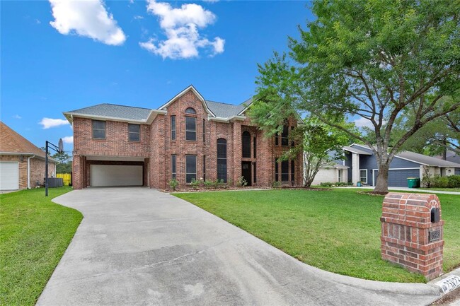 Building Photo - 25823 Lake Lawn Dr