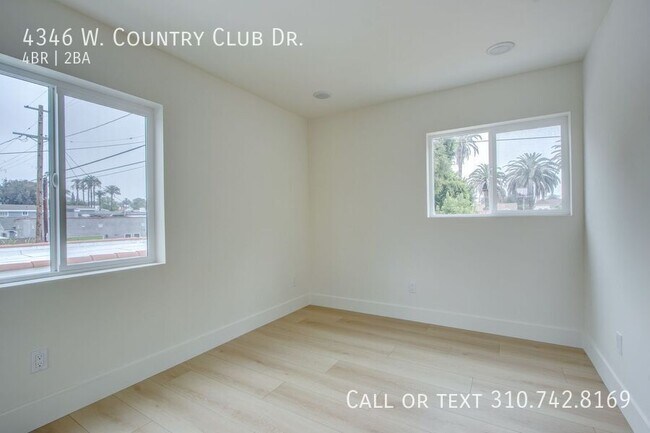 Building Photo - 4346 Country Club Dr