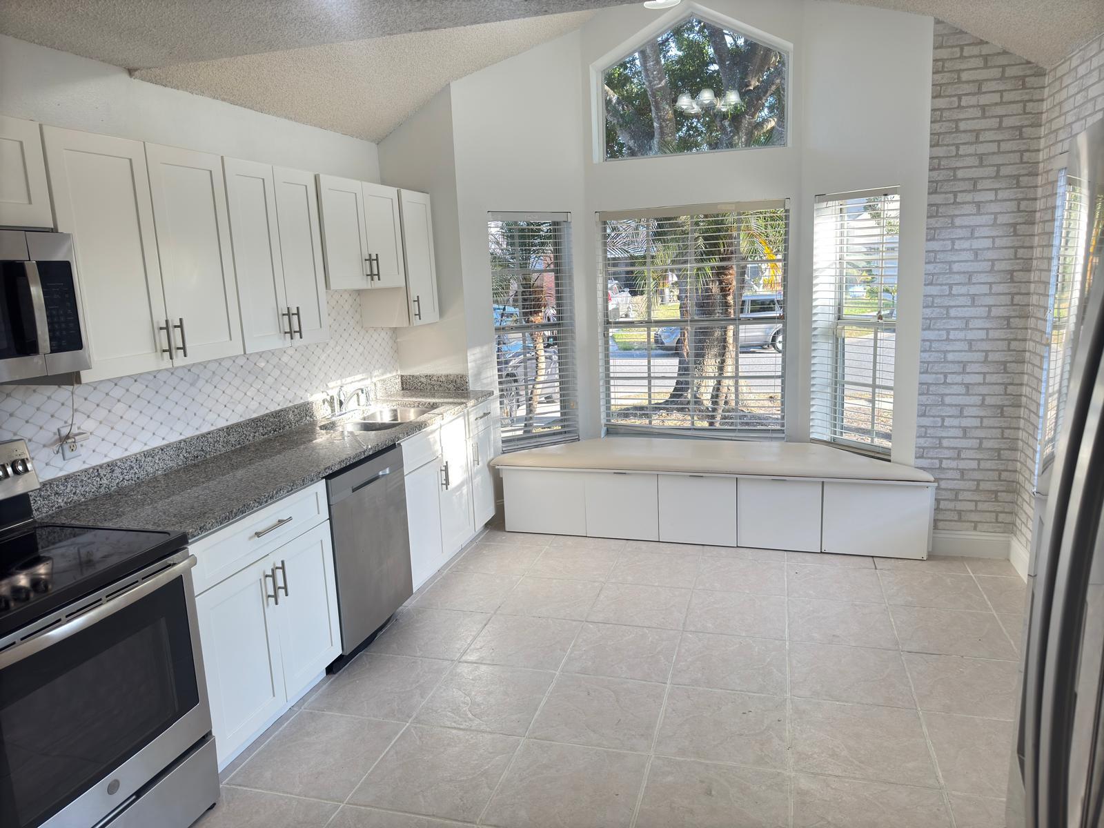 Building Photo - 10313 Crystal Point Dr