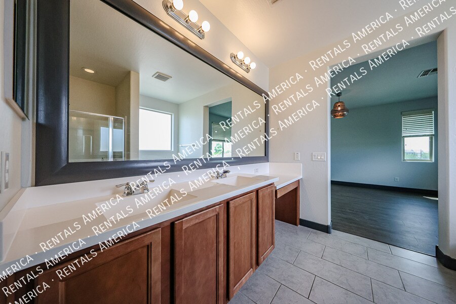 Building Photo - 9862 E Ignition Dr