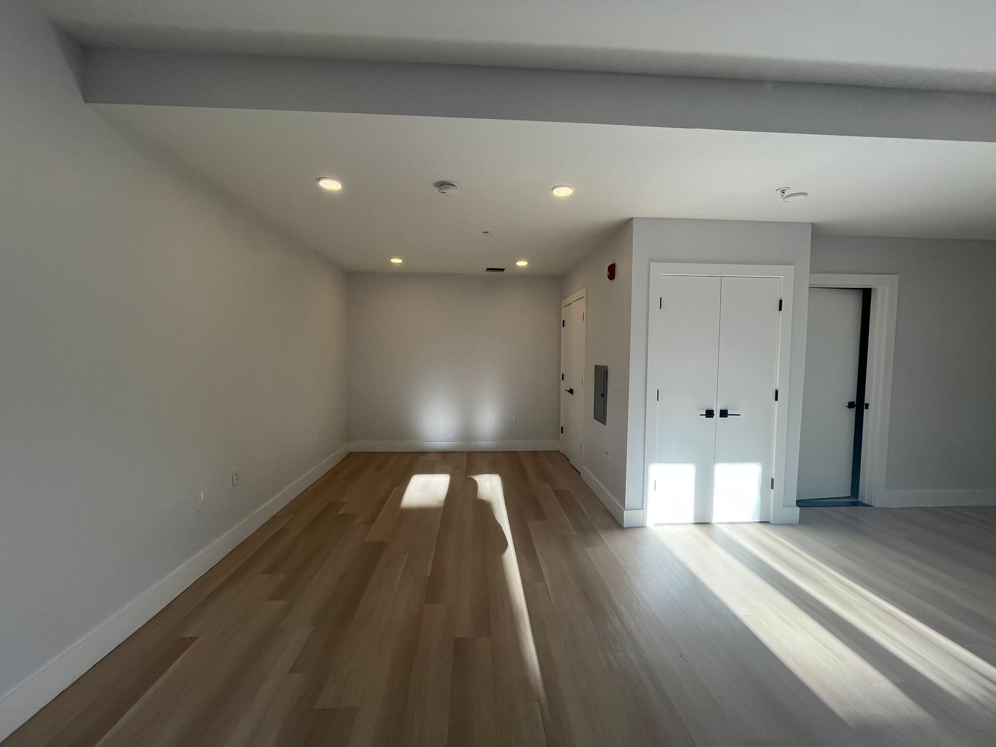 Building Photo - 319 Forrest St