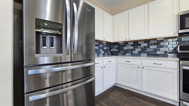 Building Photo - Private Pool in excellent newer neighborhood!