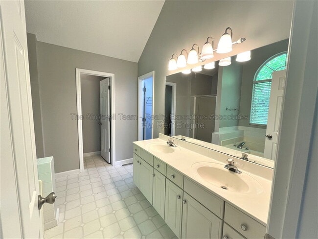 Building Photo - 6501 Ridge Run Dr