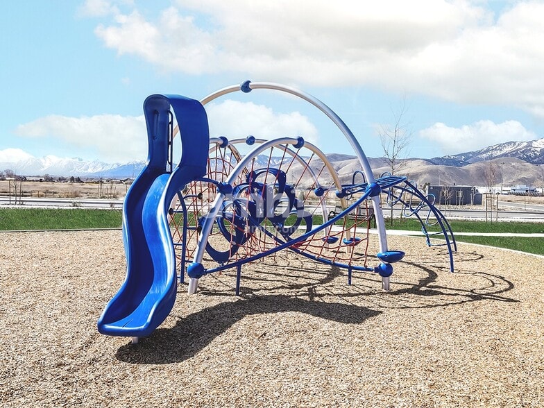 Building Photo - 2476 Devin Ave