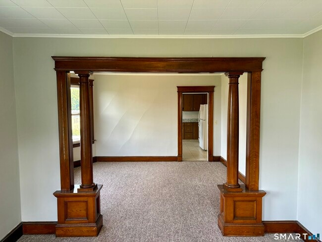 Building Photo - 37 Hungerford Ave