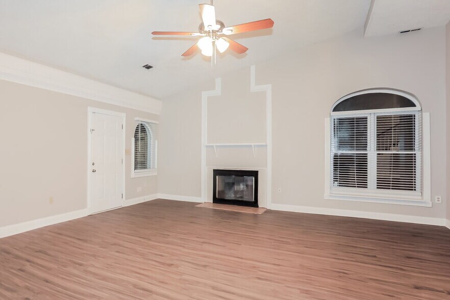 Building Photo - 1740 Eaglecreek Trail