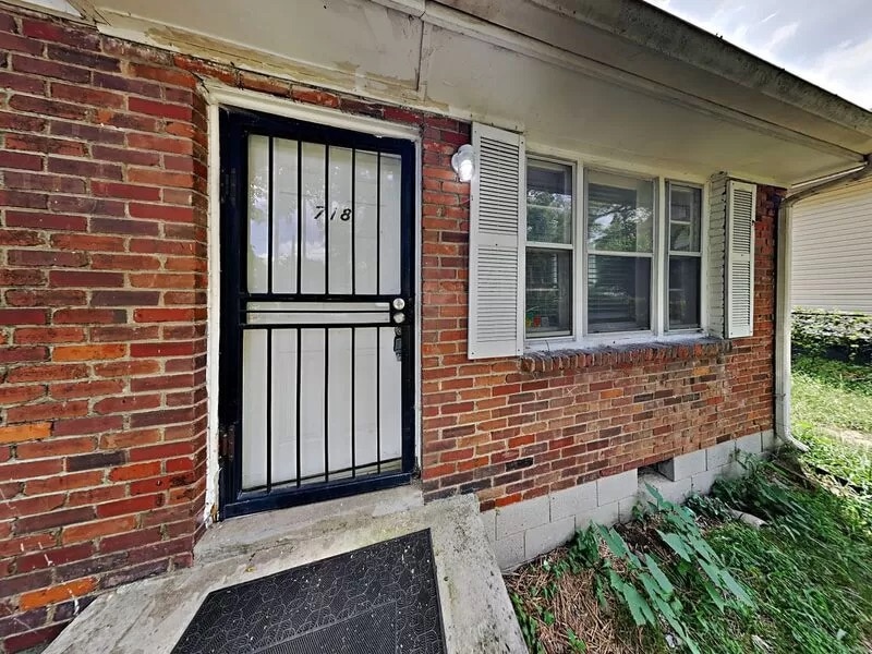Building Photo - 718 26th Ave N