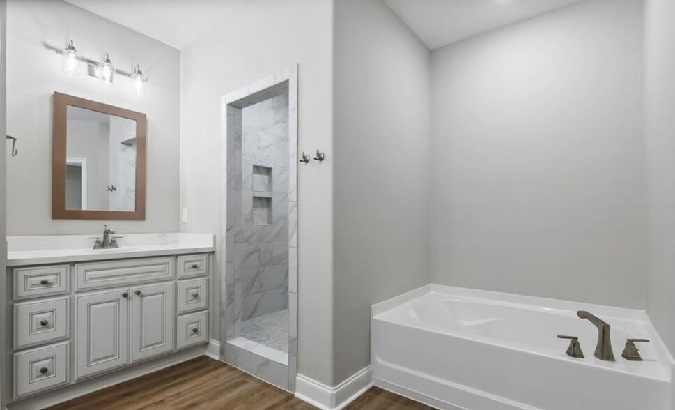 Building Photo - 10429 Landon Meadows Dr