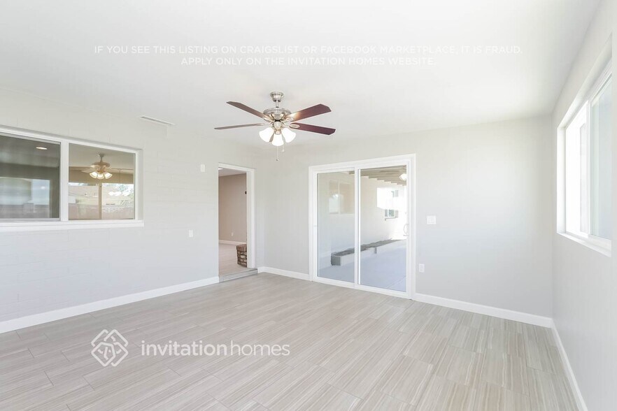 Building Photo - 2047 E Cornell Dr
