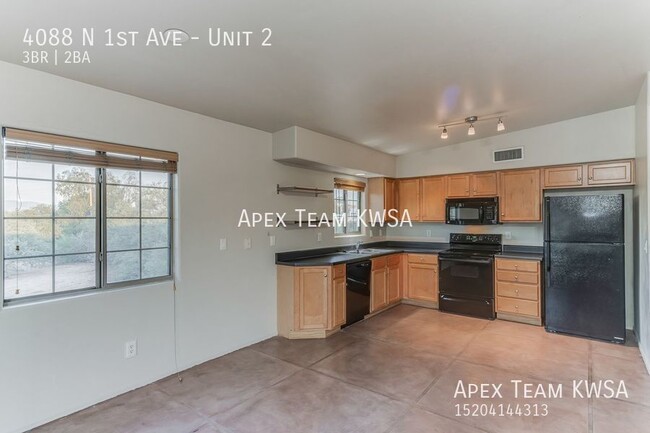 Building Photo - $1170 - Beautiful 3 Bed | 2 Bath Upstairs ...