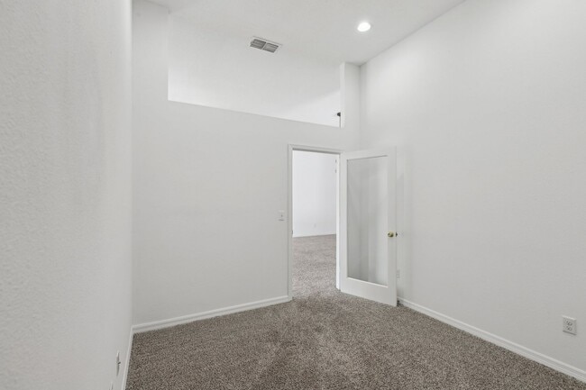 Building Photo - SPECIAL: WAIVING $250 ADMIN FEE on this 3 Bedroom, 2 Bath with Private Balcony off Primary Bedroo...