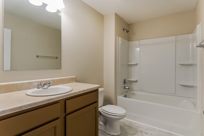 Building Photo - 16405 Waterbury Ln