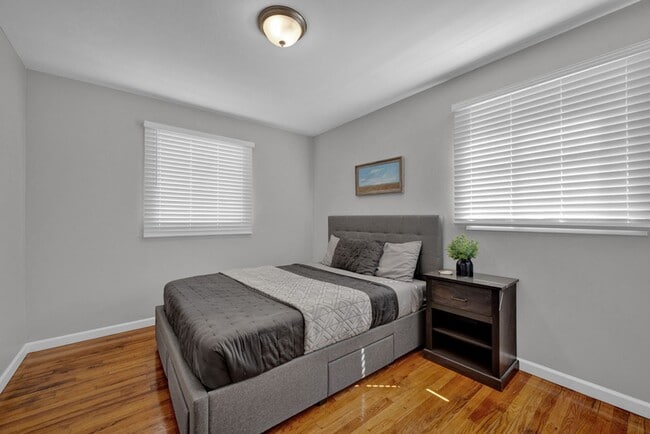 Building Photo - Fully furnished 3/1 AND all bills paid