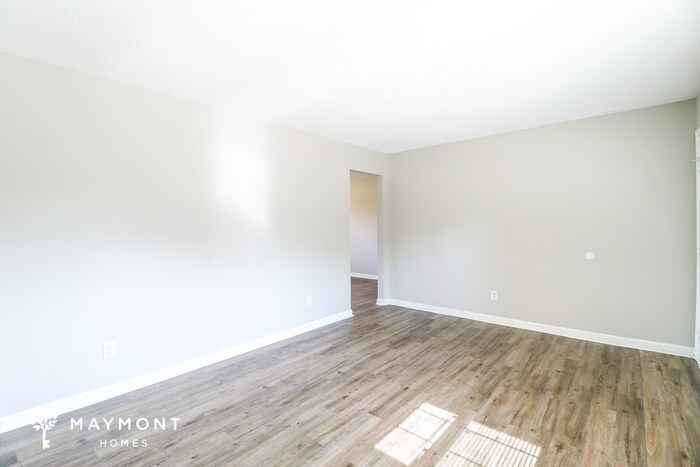 Building Photo - 437 7th Ave