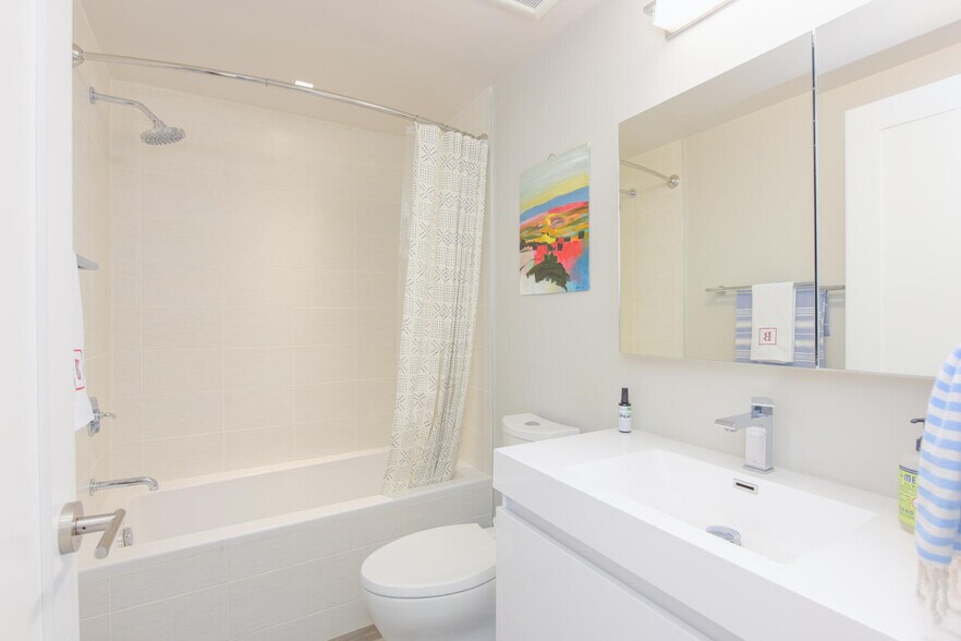 Second full bathroom. - 1001 Monroe St NW