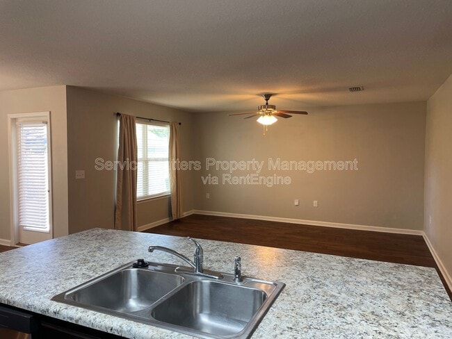 Building Photo - 3481 Quail Dr