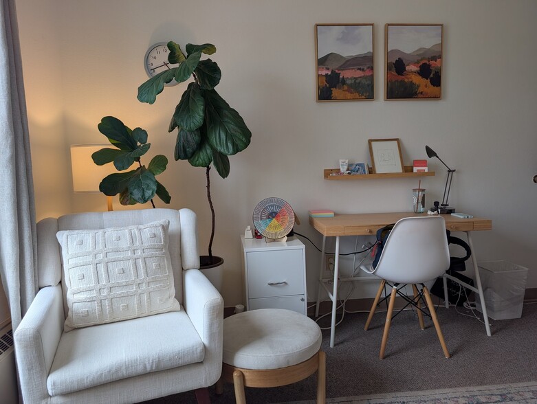 Building Photo - 19 Old Town Square